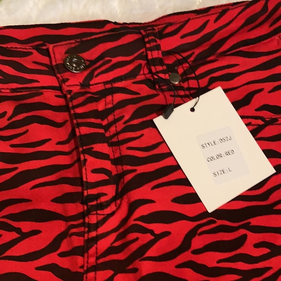 NWT PREMIUM DENIM SKIRT SIZE LARGE - Picture 2 of 8